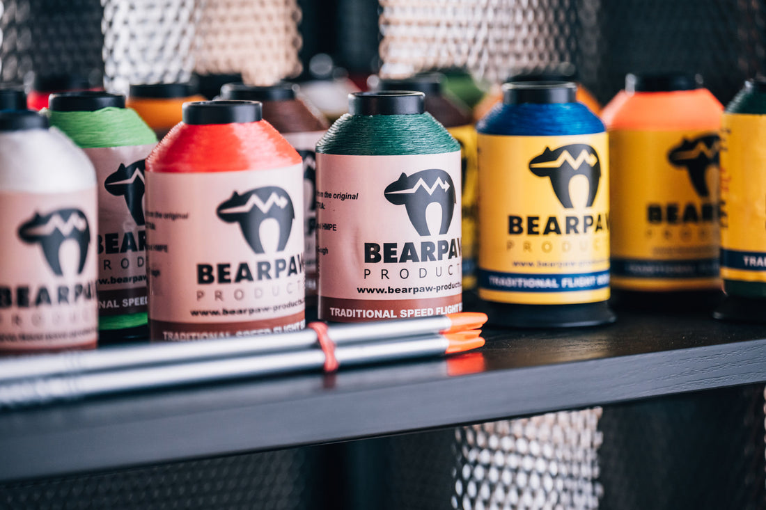 Die Vielfalt der Sehnen im traditionellen Bogensport: Eine Übersicht